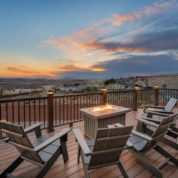 The Hideaway - 50 Mile Views Sleeps 8 Big Garage, hotel a Page