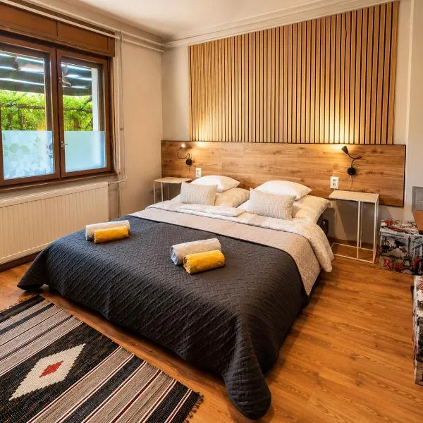 Sefira Homes Y, hotel en Keszthely