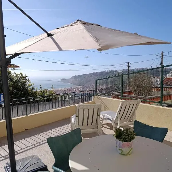 The best view over Nazare! Mar a Pedra Apartment, hotel sa Nazaré