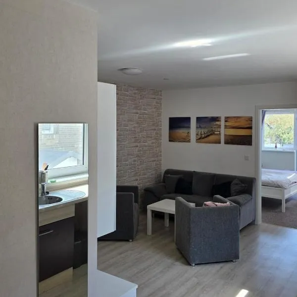 Ruhige, helle Wohnung in freistehendem Gebäude, hotel en Frellstedt