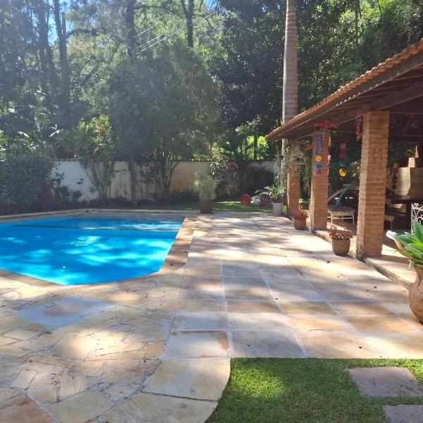 Linda casa na serra com piscina