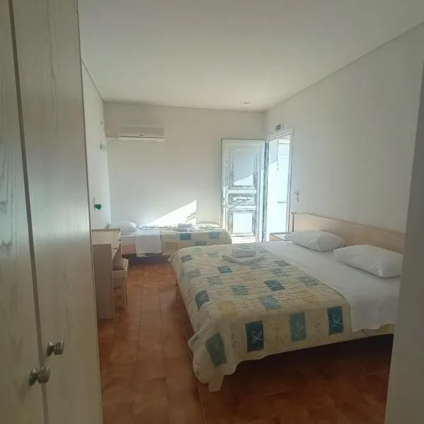Eliza's apartments and studios, hotel in Roda