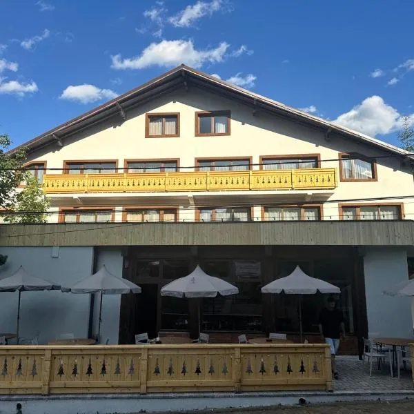 Chalet Minut, hotel di Vatra Dornei