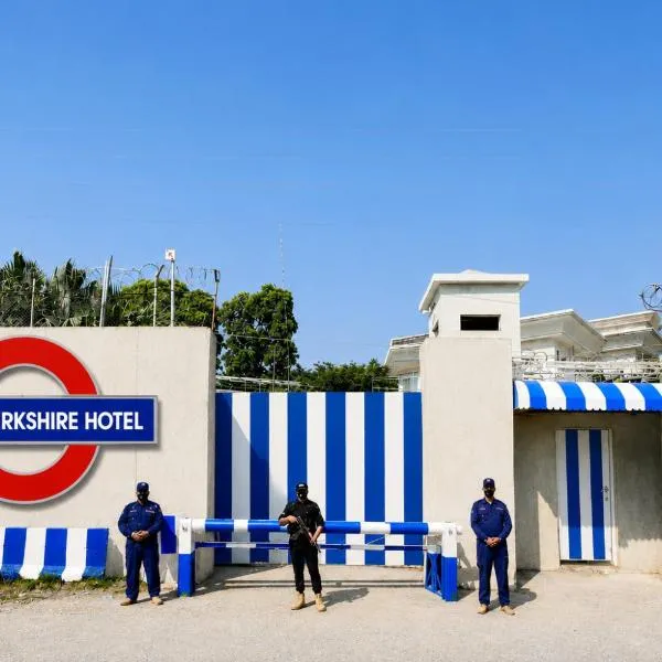Grand Berkshire Hotel Peshawar, hotel v destinaci Péšávar