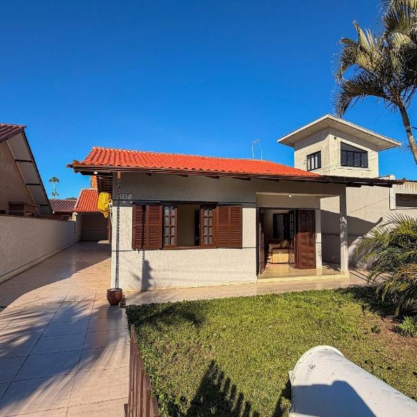 Casa aconchegante a 130 metros da praia