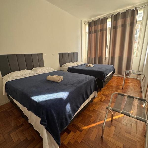 Apartamento atrás do Copacabana Palace à 30 metros da praia
