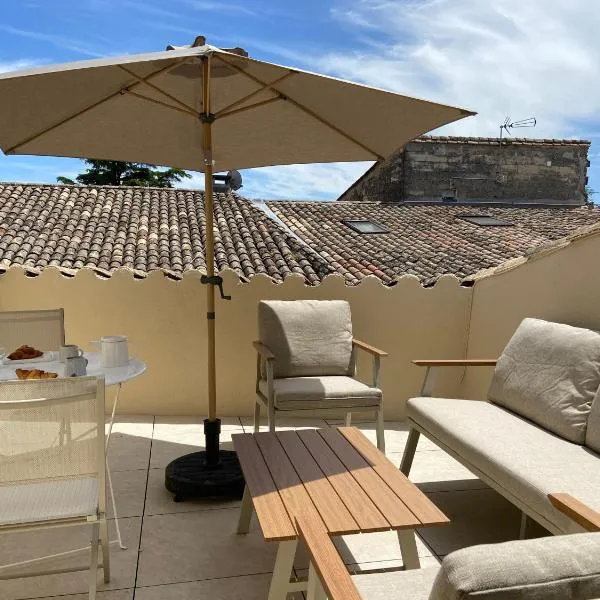 Parenthèse Uzétienne - Studio climatisé tout confort avec terrasse, hotell i Uzès