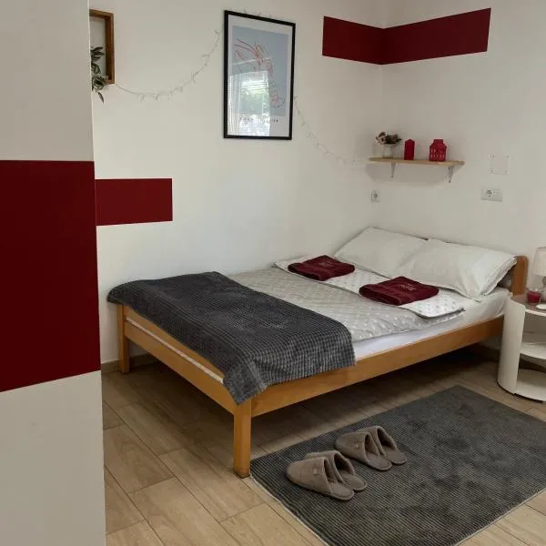 'MONAS' mini apartments, hotel v destinaci Sombor