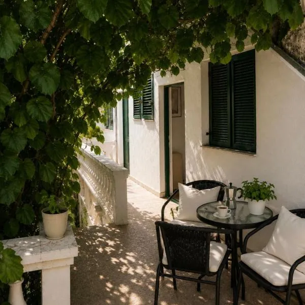 Studios Annie, hotel in Bijela