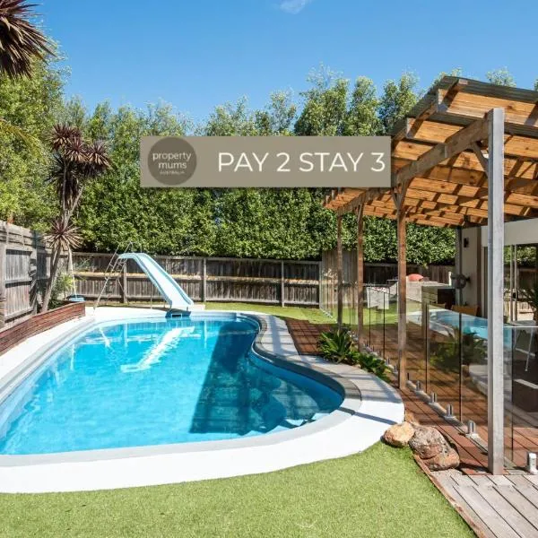 Malibu in Mt Martha with solar heated pool, hotel sa Mount Martha