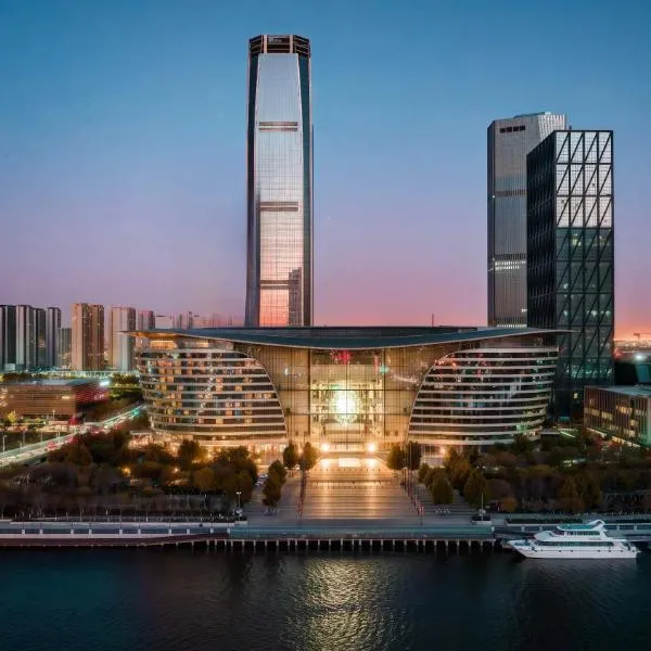 InterContinental Tianjin Yujiapu Hotel & Residences by IHG, хотел в Binhai