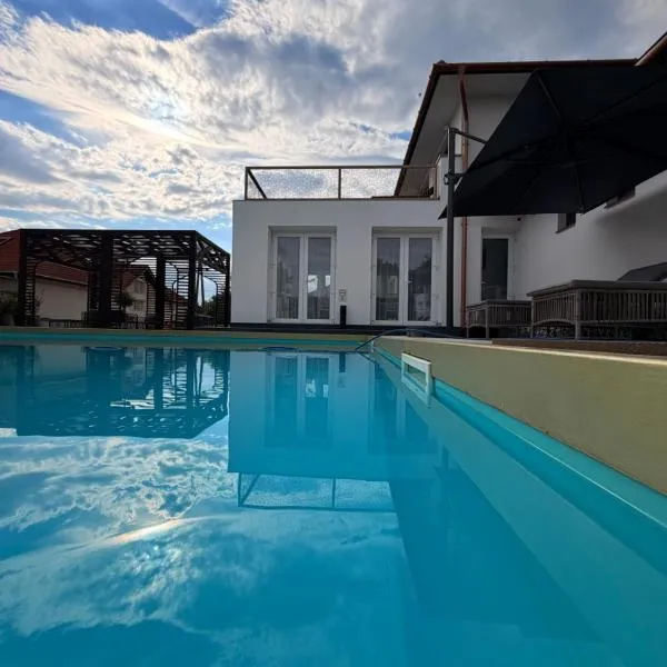 CasaBlanca vendégház, hotell i Abádszalók