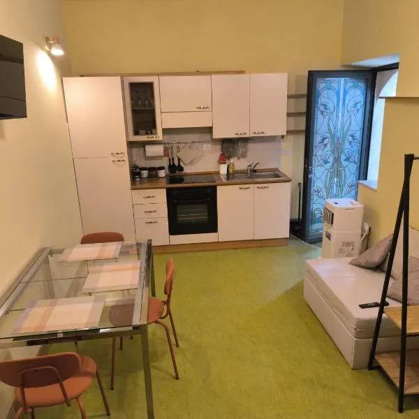 Tra Vicoli e Natura, hotel en Piediluco