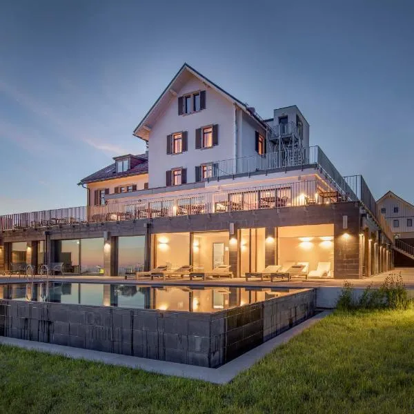 Hochblauen Hotel، فندق في بادينوييلر