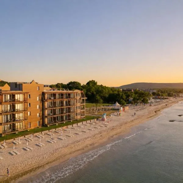 Effect Algara Beach Resort - Ultra All Inclusive and Free Parking, hotelli kohteessa Kranevo