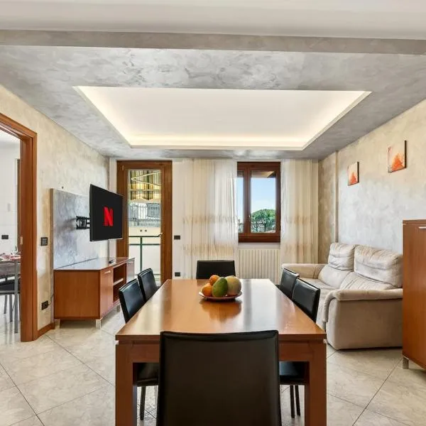 Airport BGY 4 min - Spacious House with Two Balconies, hotel a Orio al Serio