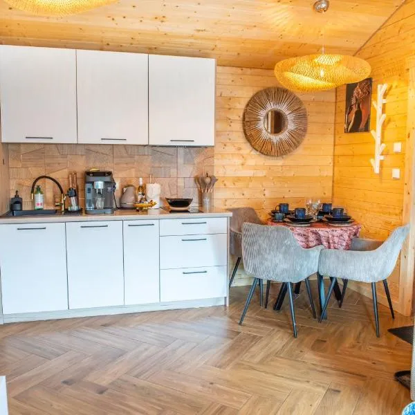"Domek na zielonej łące" boho całoroczny, hotel di Nowęcin