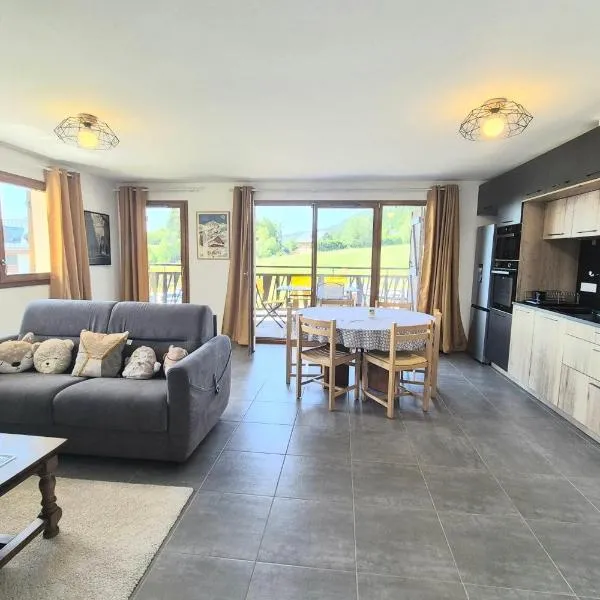 Spacieux appartement au pied des pistes โรงแรมในเลอ เฟคลาซ์