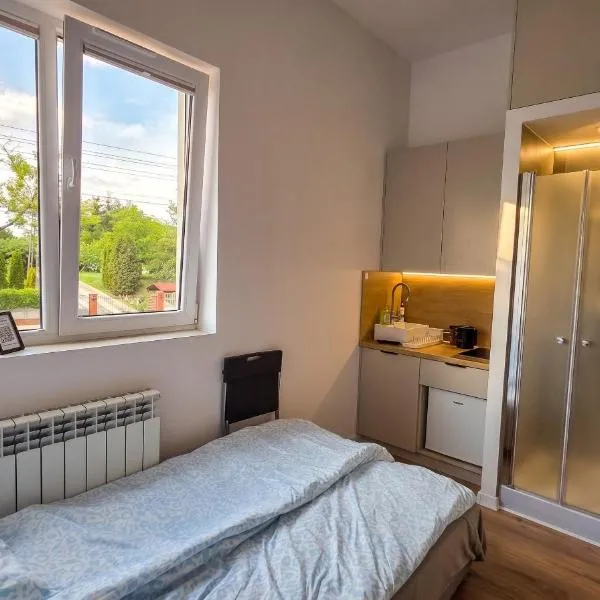 Mini nocleg przy dworcu, hotel in Tomaszów Mazowiecki