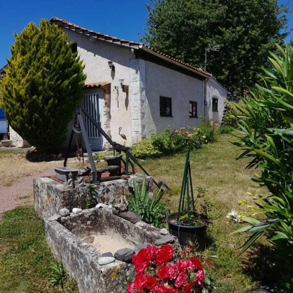 Maison Vacances, hotel u gradu Saint-Savinien