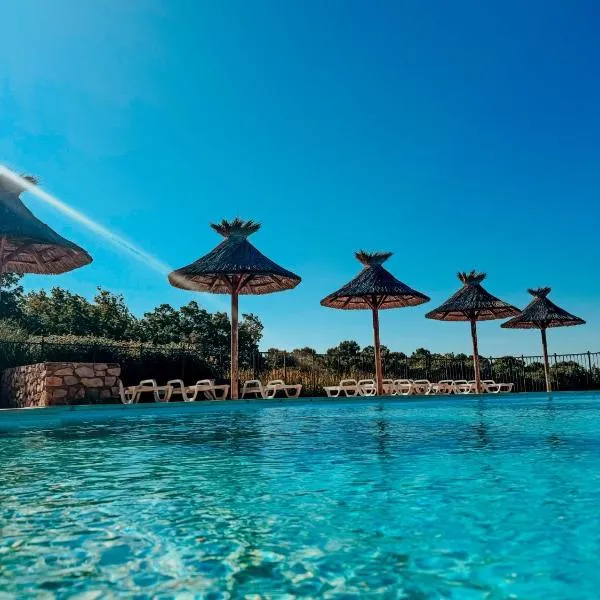 Domaine Des Campeaux, hotel en Saint-Julien