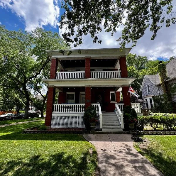 Elegant and Chic 2Bed 2Bath steps from the lake!, hotel i Chicago