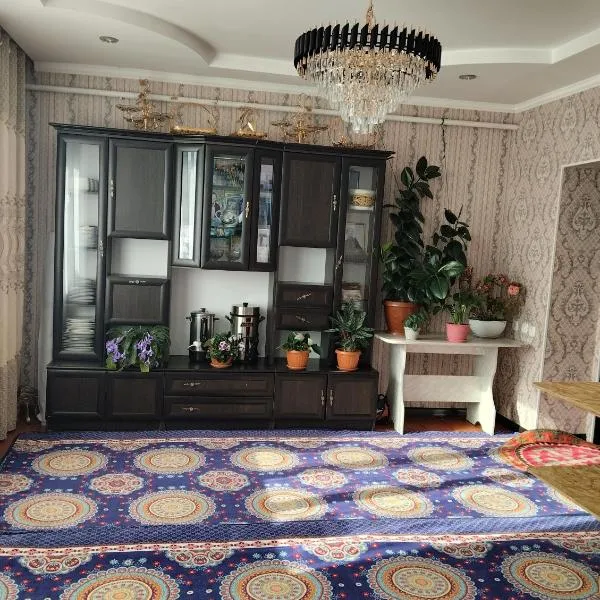 Maksatbek guest house, hotel u gradu Kyzart