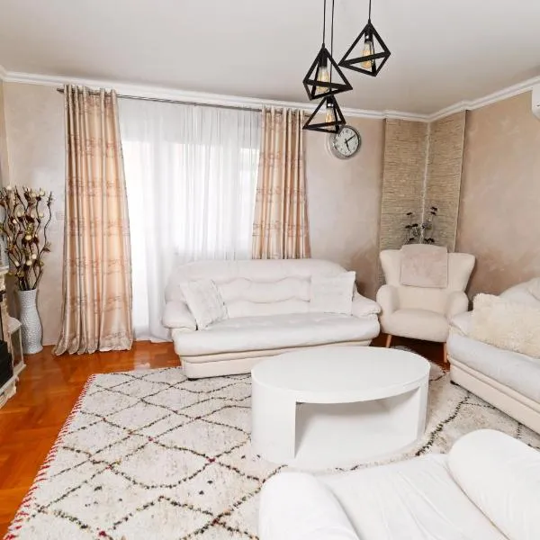 Royal Place Apartment - East Sarajevo, hotel em Lukavica