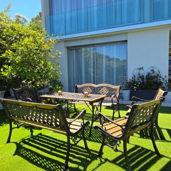 Villa HARMONY: Vallauris şehrinde bir otel