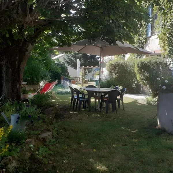 Le Gite Des Peyreyres: Lespéron şehrinde bir otel