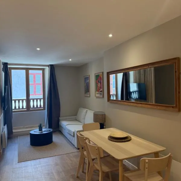 Le Col Getaway Virage 6、ル・ブール・ドアザンのホテル