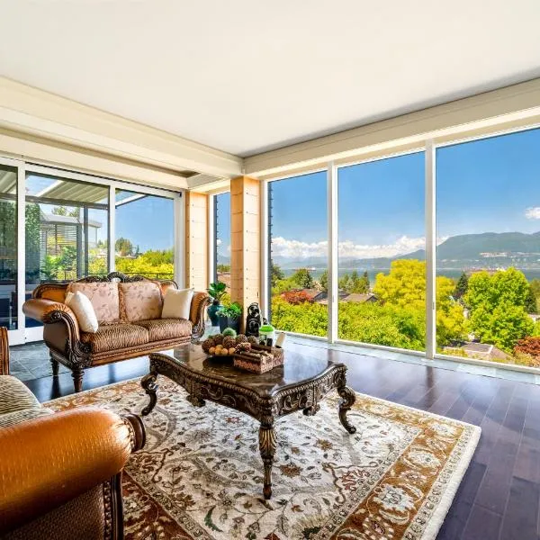 Ocean and Mountain View Home near Downtown, hotel en Vancouver