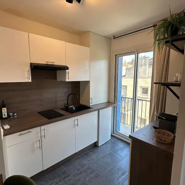 Charmant appartement climatisé en cœur de ville, hôtel à Sète