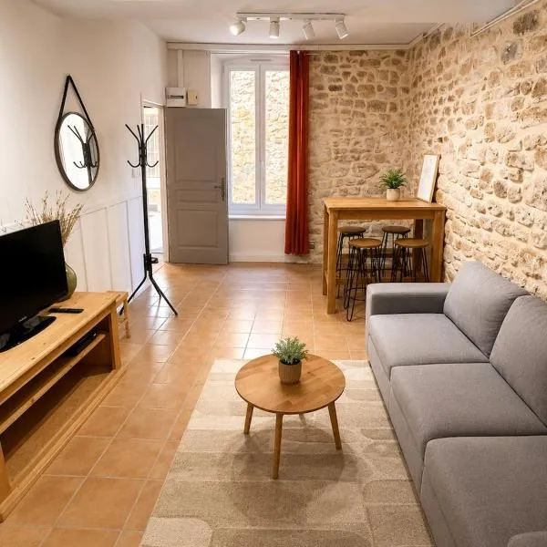 Appartement à 200 m du Théatre Antique, hotel u gradu Oranž