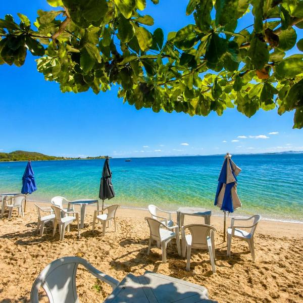 TOP 1 QUARTO com ESTACIONAMENTO em Condomínio com VISTA INCRIVEL - PORTARIA 24h, PISCINA, Sauna e Parquinho Infantil - Apartamento com Ar condicionado, Smart TV, Wi-Fi, Cozinha Completa, NETFLIX, Entre o MAR e a LAGOA, CUSTO BENEFICIO