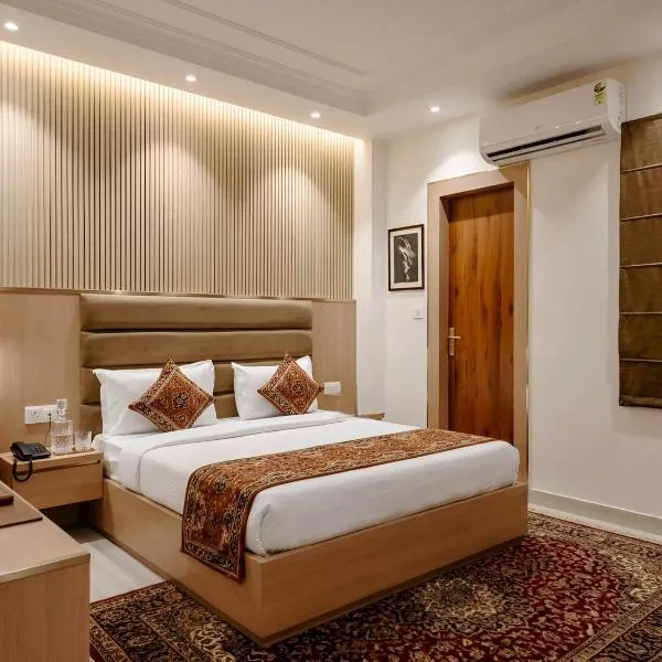 Hotel The Palm Bless A Luxury Hotel, hotell i Haridwār
