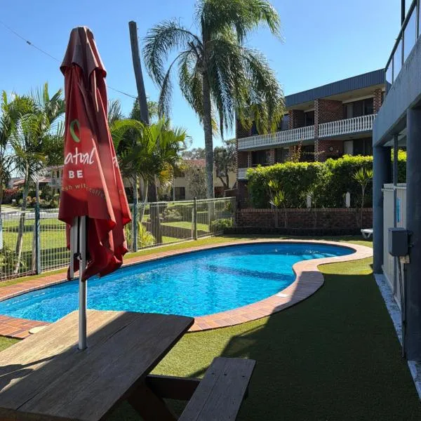 Bribie Waterways Motel، فندق في Bongaree