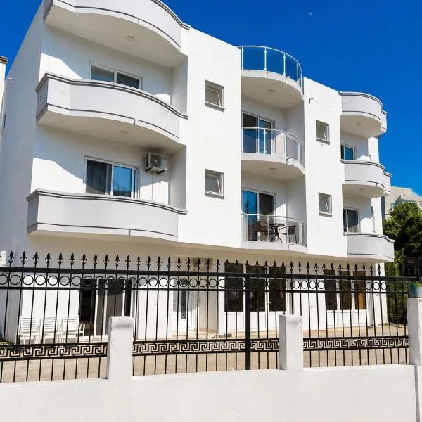 Duraku Apartments, hotel in Ulcinj