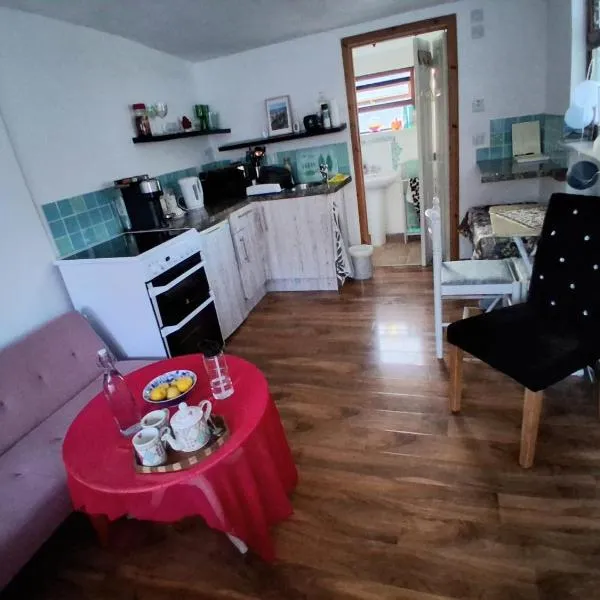 Bijou little nook, Hotel in Porthleven