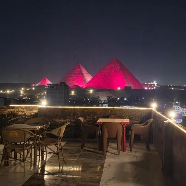 Enjoy golden pyramids view, hotel u gradu Kairo