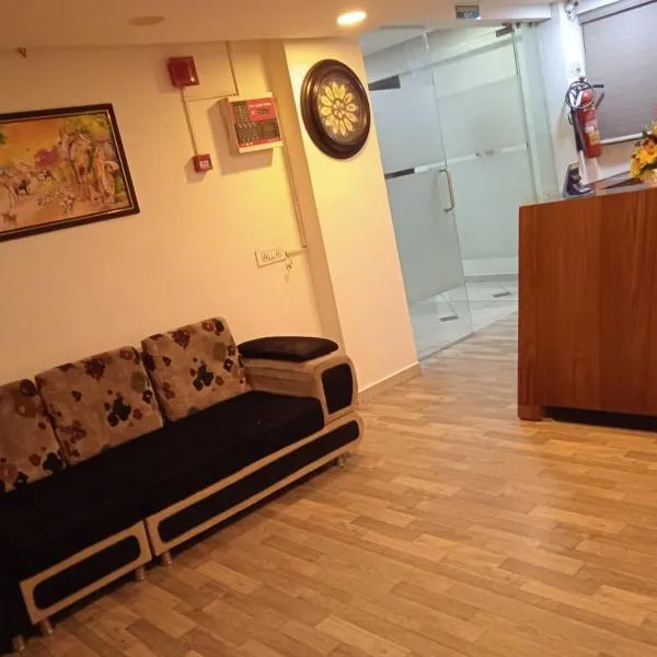 Hotel ShivInn, hotel v mestu Gandhinagar
