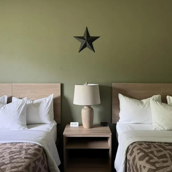 The Trail Inn - Slayton, MN - HWY 59, hotel en Slayton