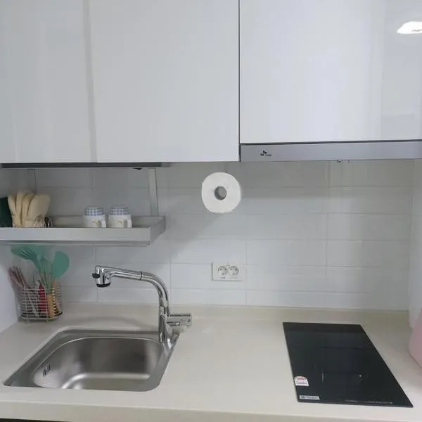 Guri 365 Stay، فندق في Guri