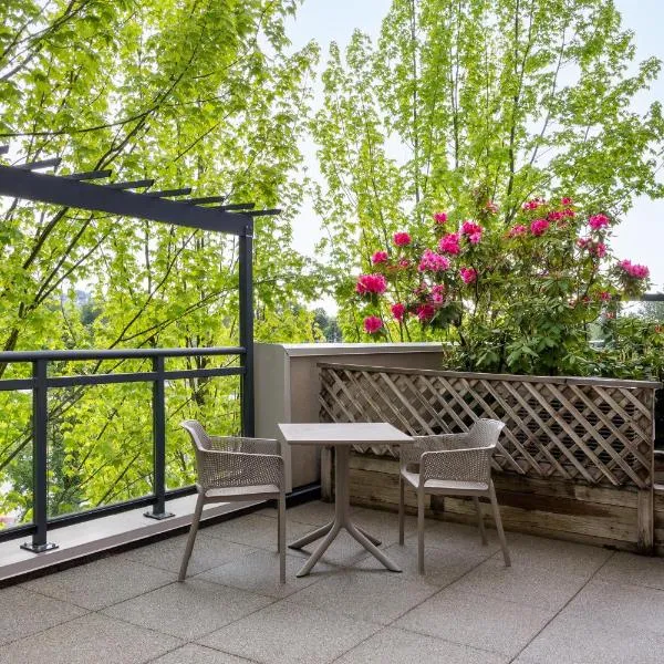 DoubleTree by Hilton North Vancouver: North Vancouver şehrinde bir otel