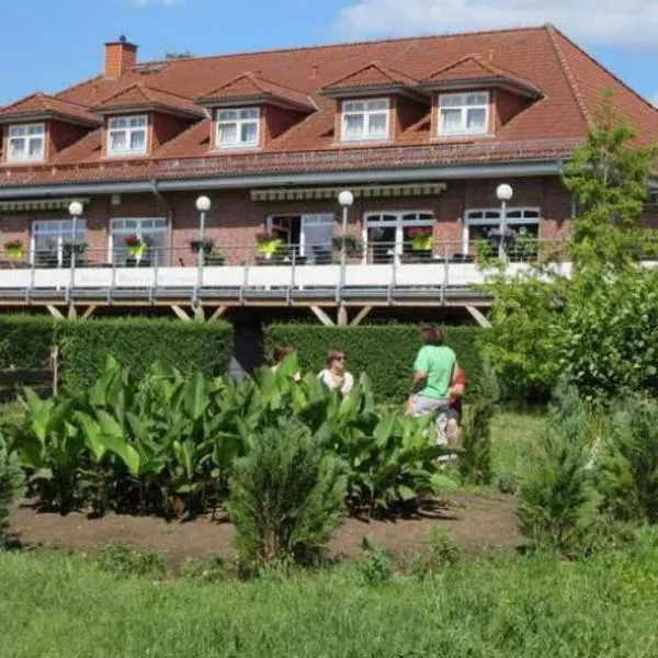 Mendoza Steakhaus & Hotel, hotel u gradu Mirov