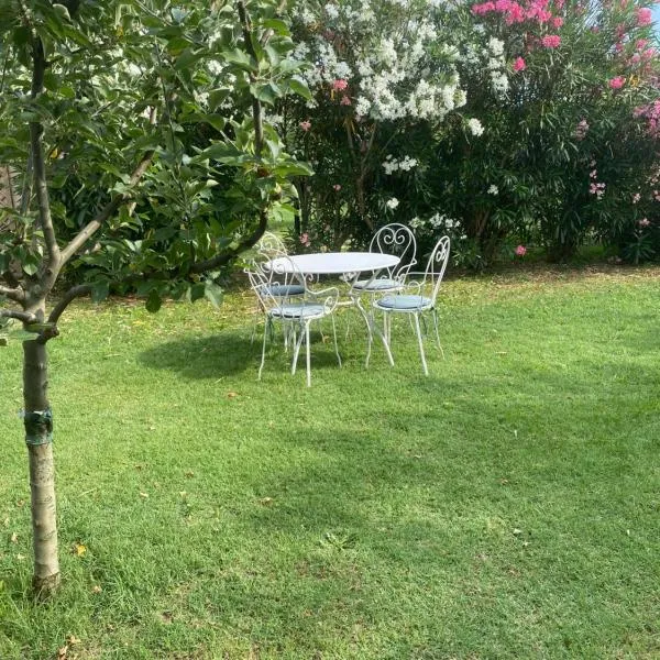Appartement au pied du Luberon, hotel sa Les Taillades