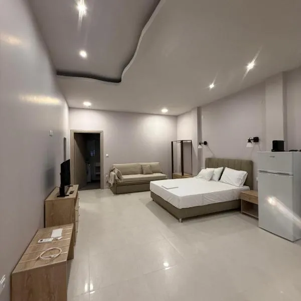 Fatses, hotel din Nea Plagia