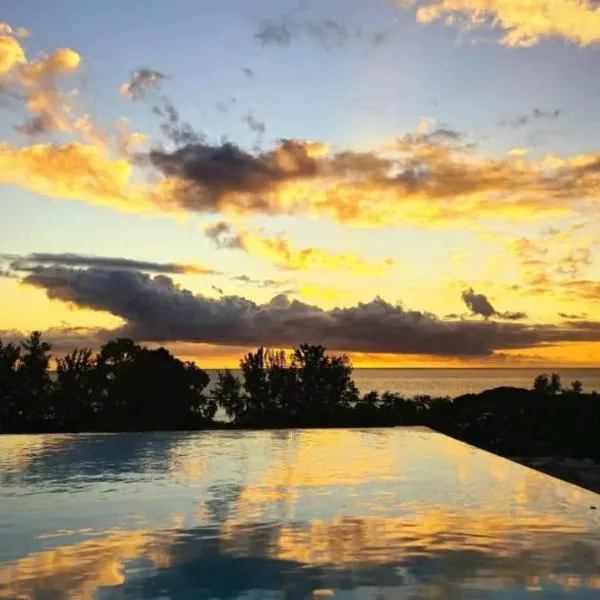 Perfect Penthouse - Infinity Pool - Family Comfort, hotel a Flic-en-Flac