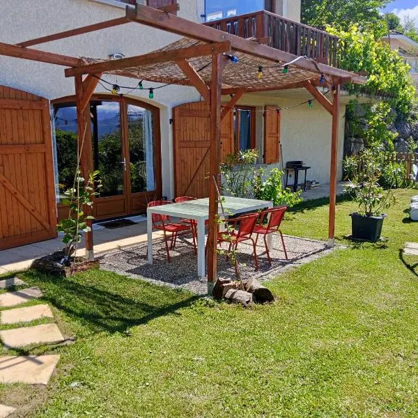 L'Aparté Nature, entre campagne et montagne, hotel in Jarrie