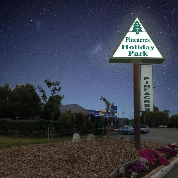 Pineacres Motel and Park, hotell sihtkohas Kaiapoi